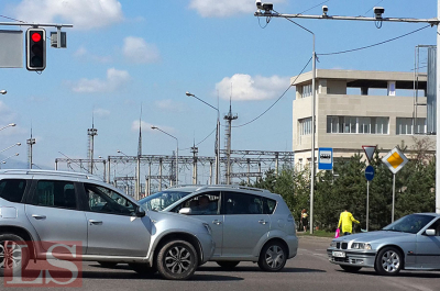 Таксопарки России спишут иномарки: грозит ли Казахстану наплыв хлама