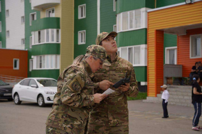 Спасатели ВКО используют "говорящие" дроны, чтобы люди устанавливали защитные устройства на окна