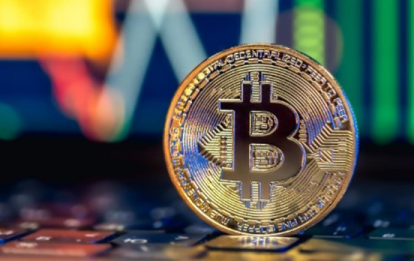 Биткоин корректируется — исторический паттерн указывает на возможный рост