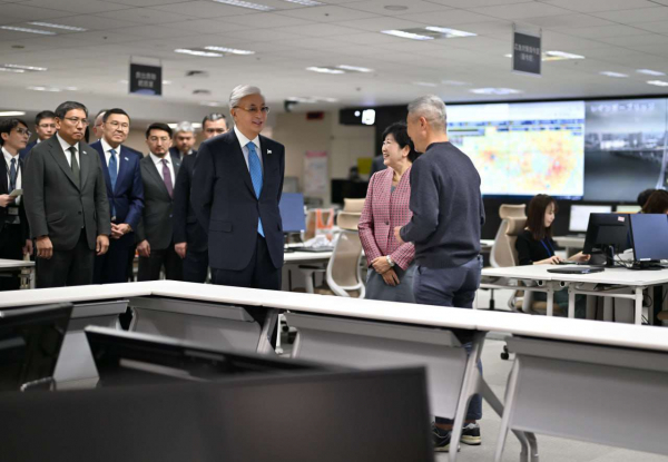 Токаев осмотрел Ситуационный центр Токио по чрезвычайным ситуациям