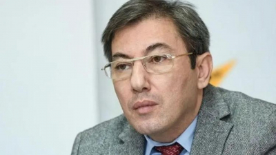 Фото канцлера ФРГ Шольца с пиратской повязкой вызвало волну шуток и мемов