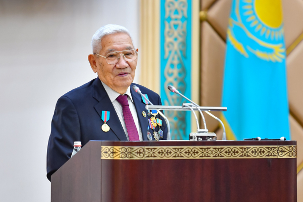 Маулен Ашимбаев выразил соболезнования в связи с кончиной Омирбека Байгелди