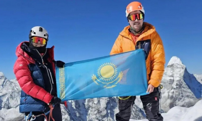 Казахстанский альпинист и спортсменка-скайраннер покорили Эверест