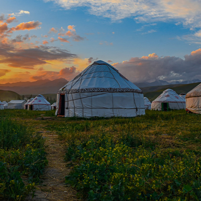 Қазақтың ұлттық тағамдарын әзірлейтін мейрамханалар мен кафелер